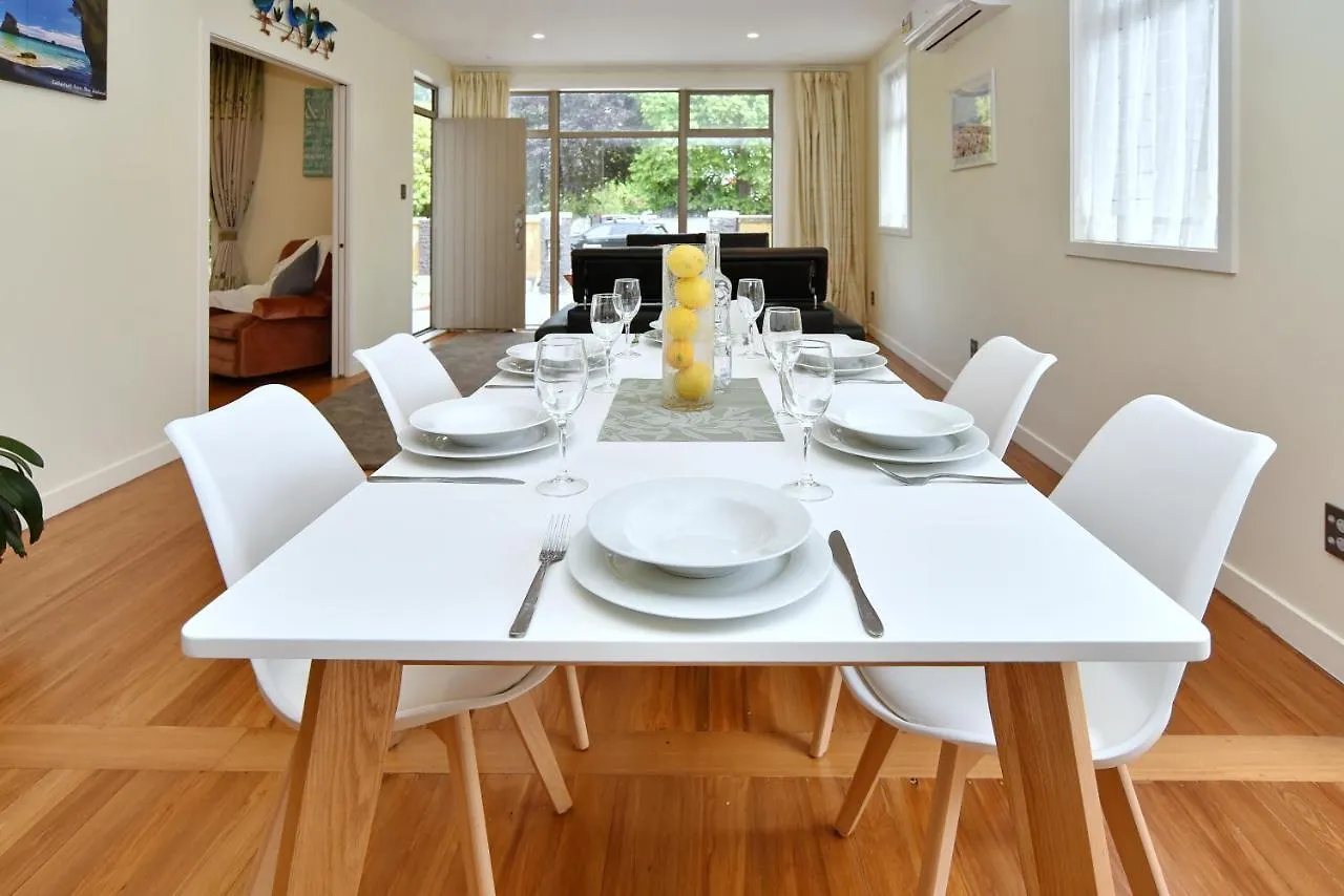 Clyde 106 - Christchurch Holiday Homes