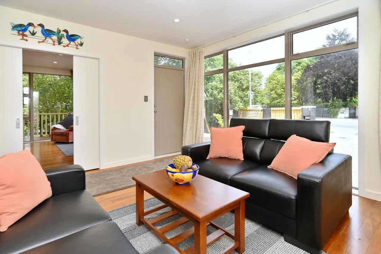 Clyde 106 - Christchurch Holiday Homes New Zealand